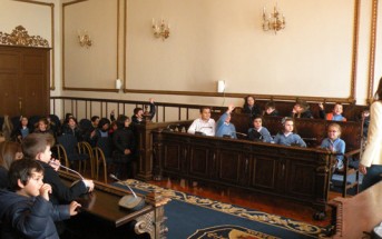 Os alumnos do Colexio Inmaculada coñecen o Concello.